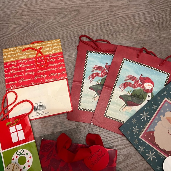 SET OF 11 NEW CHRISTMAS GIFT BAGS - Picture 6 of 7